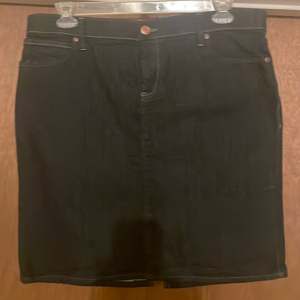 Old Navy dark denim mini skirt size 14 - Picture 1 of 3